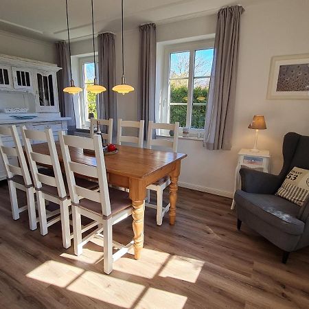 Ferienhaus Ellen, Eg Whg Utersum ภายนอก รูปภาพ