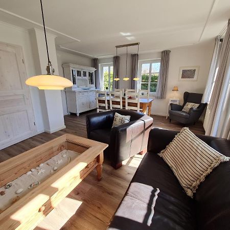Ferienhaus Ellen, Eg Whg Utersum ภายนอก รูปภาพ