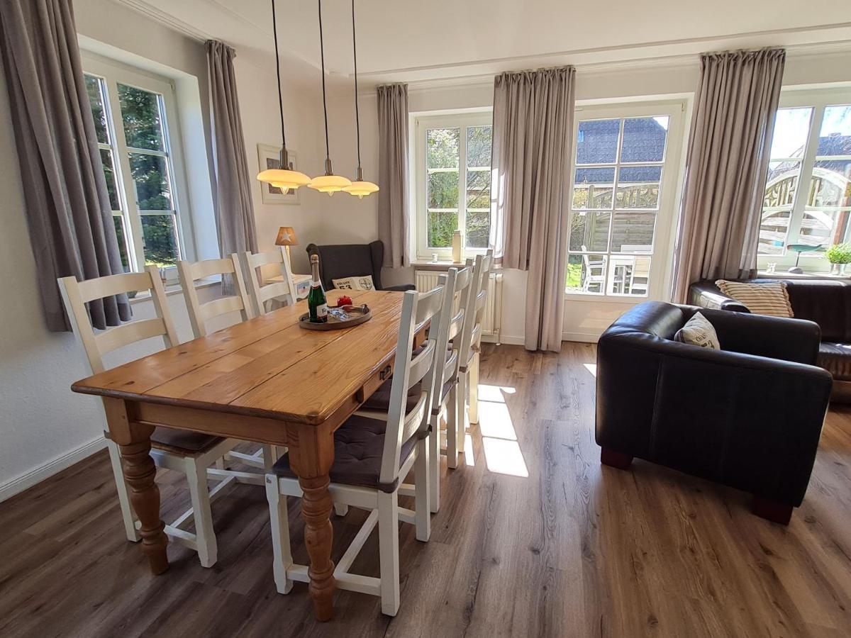 Ferienhaus Ellen, Eg Whg Utersum ภายนอก รูปภาพ